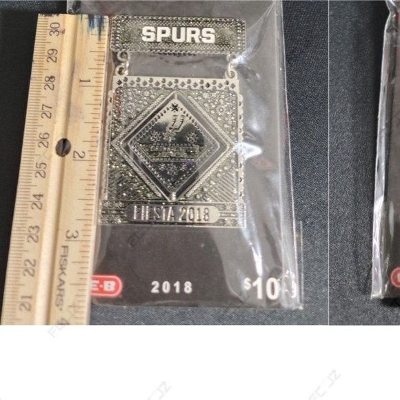 HEB x San Antonio Spurs - Fiesta Medal (2018) - NEW - Picture 4 of 6